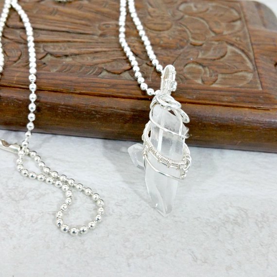 arkayscreations's tweet photo. Quartz Crystal Pendant Necklace Wire Wrapped Pendant Statement Necklace Boho Necklace Wire Wrapped Jewelry Gift for Her Gift for Mom #GiftForHer #WireWrappedJewelry #WireWrappedPendant 
$36.00
➤ https://t.co/GDpbxN8Cps https://t.co/ssesKLvlig
