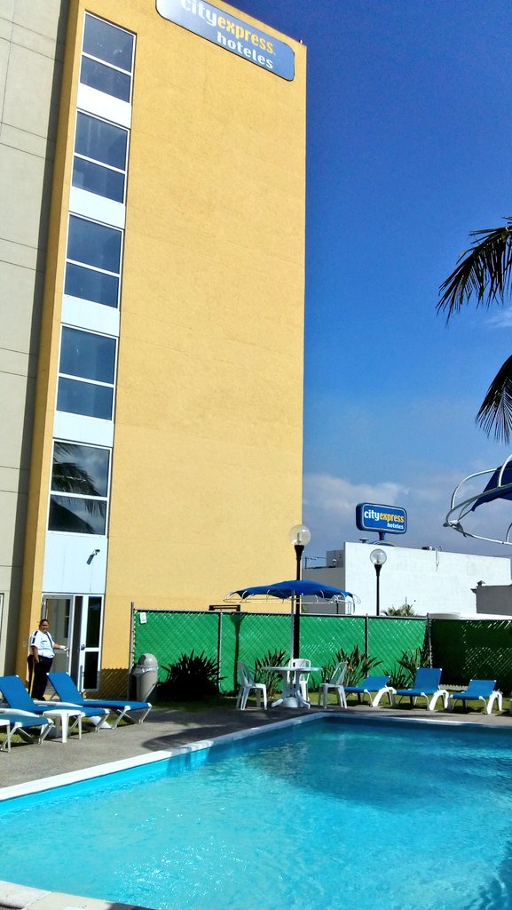 NexosTuristicos's tweet photo. 🏨 Con poco +D3600 habitaciones y 75 #hoteles, Raymundo Hidalgo, Presidente de la Asociación de Hoteles y Moteles de #Tuxpan y #HuastecaVeracruzana @HotelesTuxpan, destacó que la #OfertaHotelera está creciendo y se continúa diversificando @CONEXSTUR @VeracruzTurismo @Visitatuxpan https://t.co/iArW4x1Fr6