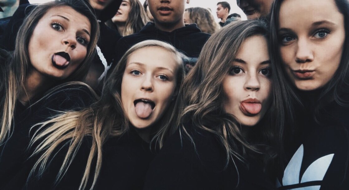 Sarah_Cavil's tweet photo. Happy seventeenth Kaitlyn💕💕 can’t wait to celebrate tomorrow!! Love u sooo much and all of our mems together, can’t wait for summer with you🎉🎉❤️ https://t.co/ma5NtxADmU