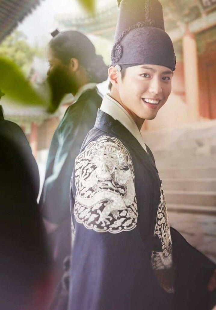 yramyoj9393's tweet photo. 15/16 "IfΒ you face a very difficult situation and must let go of something, it must not be me. Can you promise me?β -Crown Prince Lee Yeong ππ
D-1 till #HappyBogsDay #HappyBogumDay616 https://t.co/uQkr8NqcAB