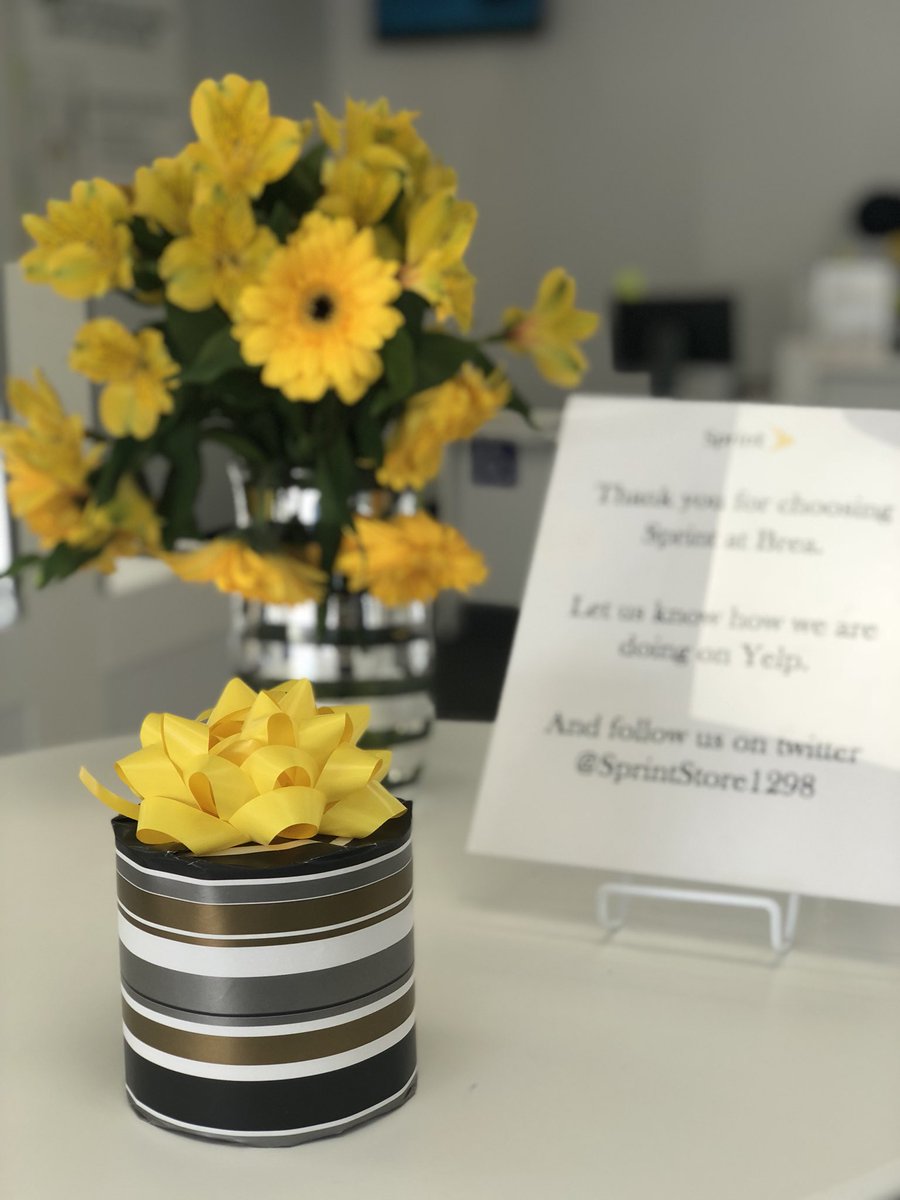 Need a father’s day gift? Stop by our location and let him know how much you care. Our Customer found the Samsung Gear S3 to be the perfect gift for this Sunday&amp;just this weekend we offer free gift wrapping for any phone or accessories only at the Brea Location. 3700 s La Brea LA