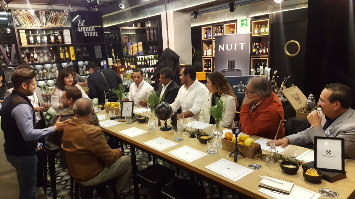 The_Guilty_Note's tweet photo. #MeDeclaroCulpable porque somos parte de la experiencia #CarloCorinto en compañía de @AnuarLayon @jahir_ocampo @knappmusic @crispoespinosa @erikaOE por el #DíaDelPadre en @el_liquorstore que sería tan de coqueteos tragos en la presentación de #Nuit https://t.co/sDz1DgIddp