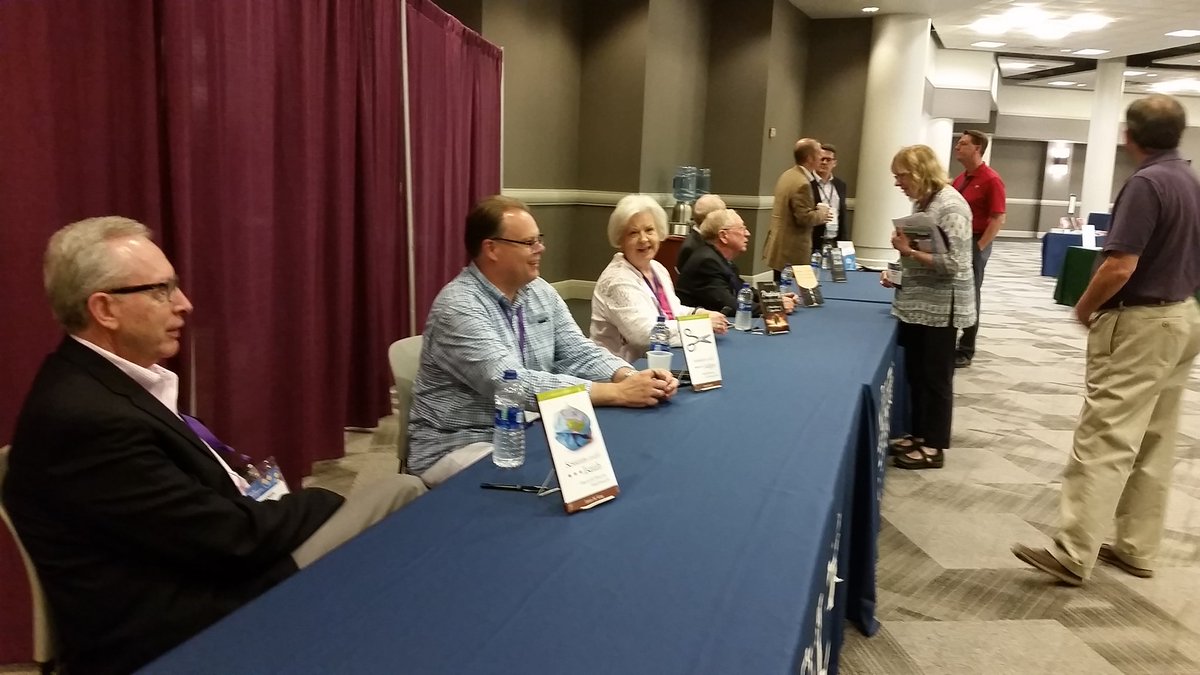 smythhelwys's tweet image. Our authors are all assembled. Buy your book first, then jump in line. #cbfassembly #authorsigning