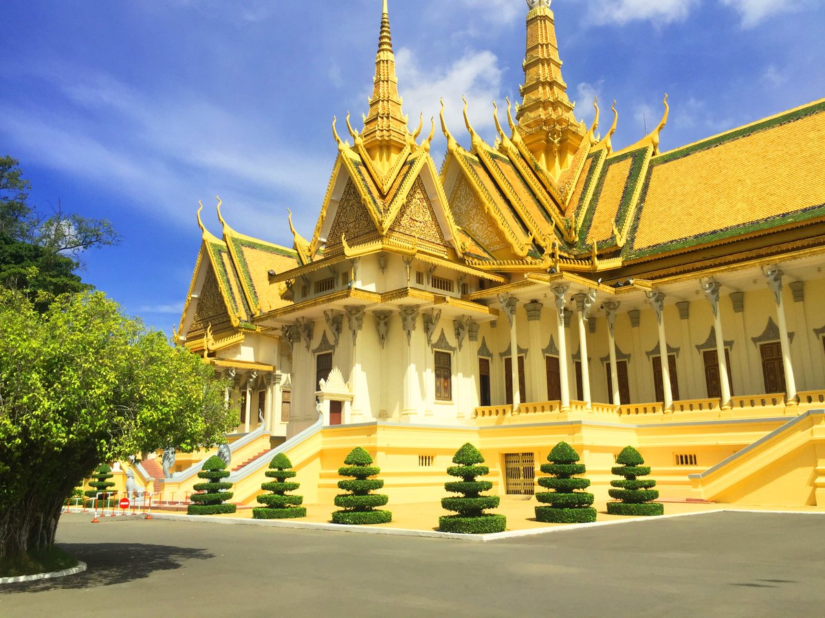 LinnaTC's tweet image. stunning places of Royal Palace in Phnom Penh city. #Cambodia