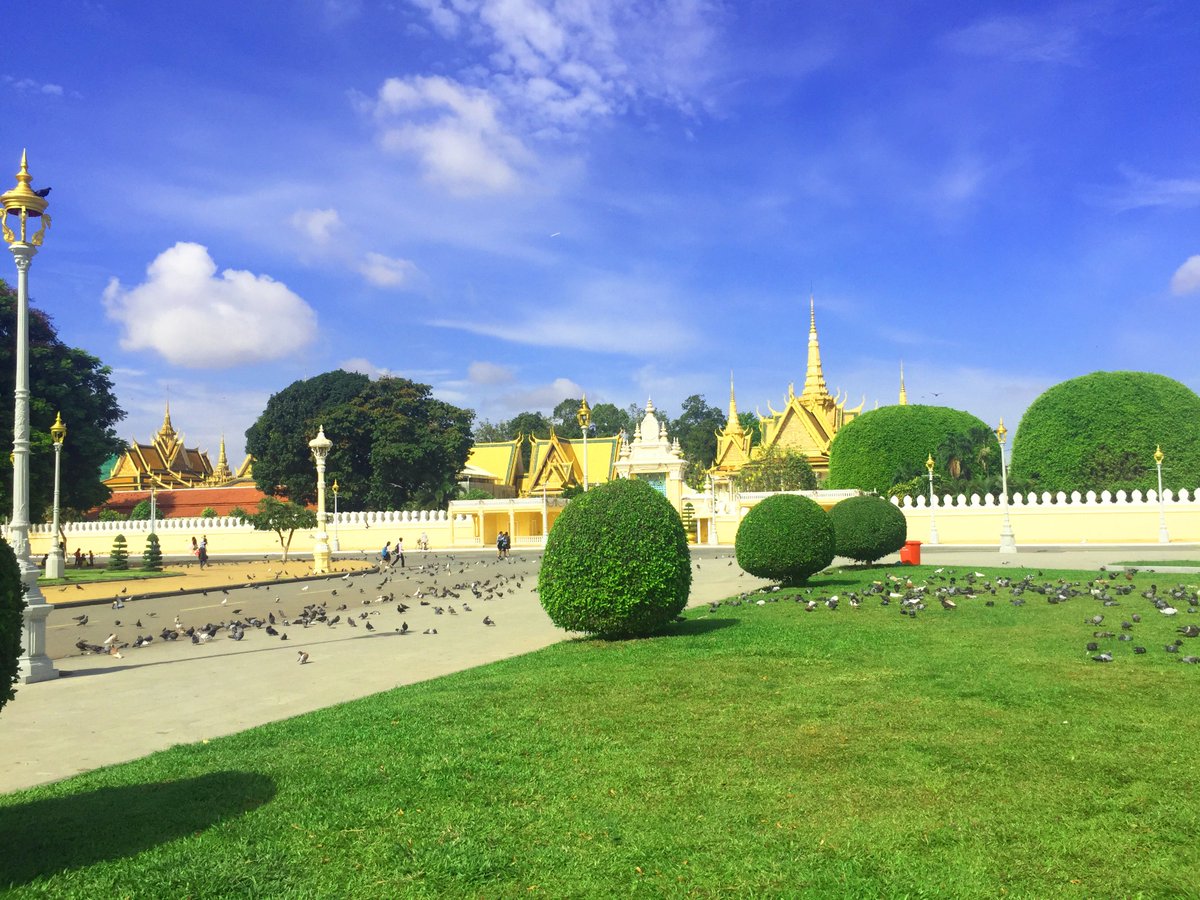 LinnaTC's tweet image. stunning places of Royal Palace in Phnom Penh city. #Cambodia
