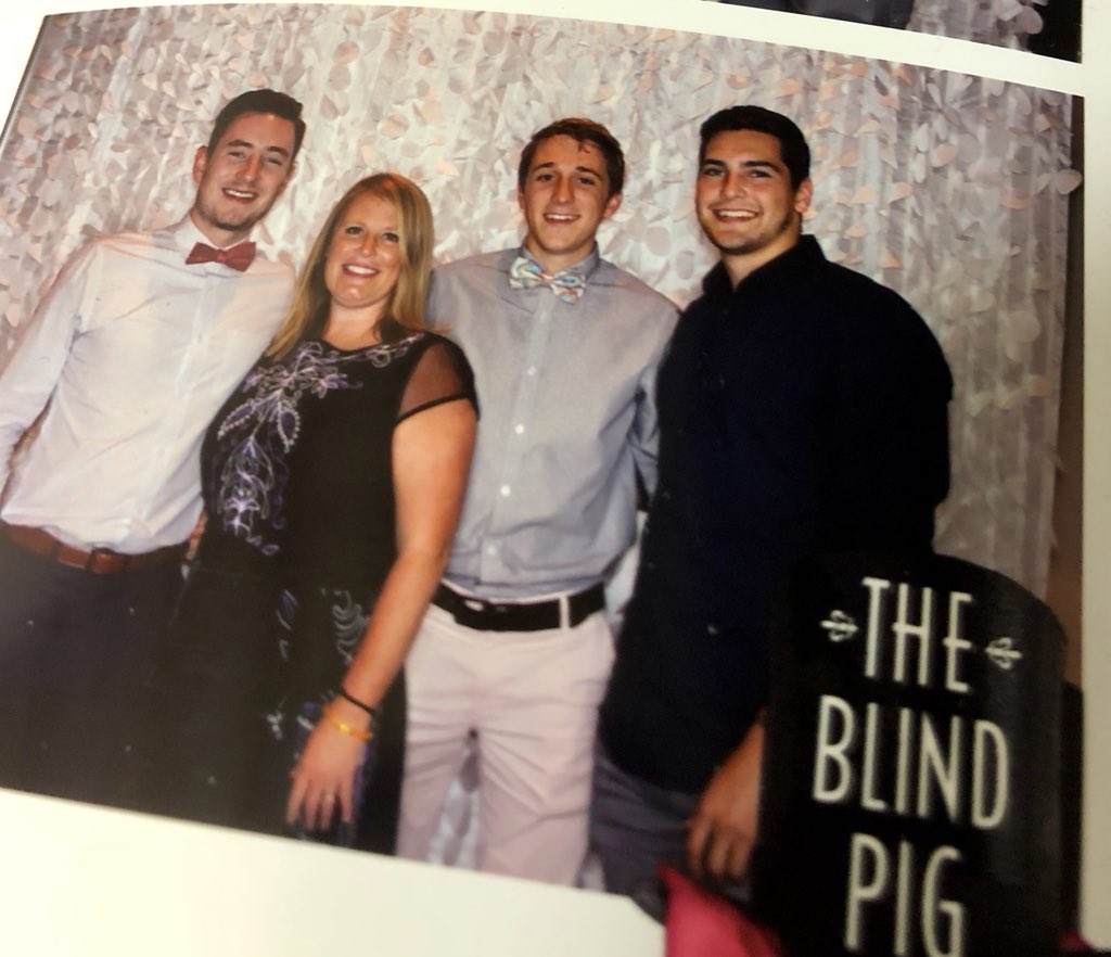 TigerPrideAD's tweet photo. Great night supporting @INYouthServices & @MKGDDecisions! #notigerleftbehind #txt911 #teamdepauw https://t.co/UJfU8WjH8d