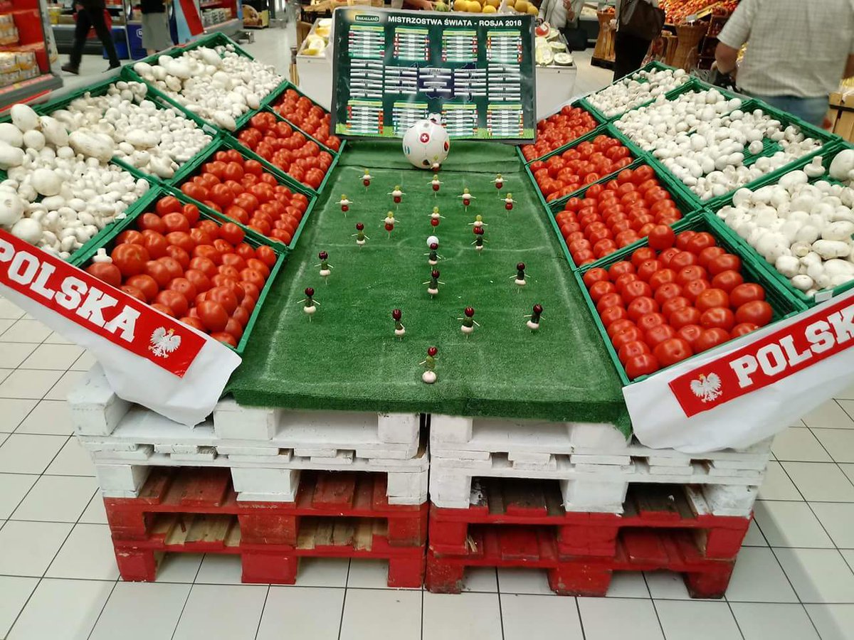 Cnyari's tweet photo. Can the hipster shops in NYC please be as cool as this Polish supermarket during the #WorldCup? Thanks! https://t.co/qGPNyp2uxW