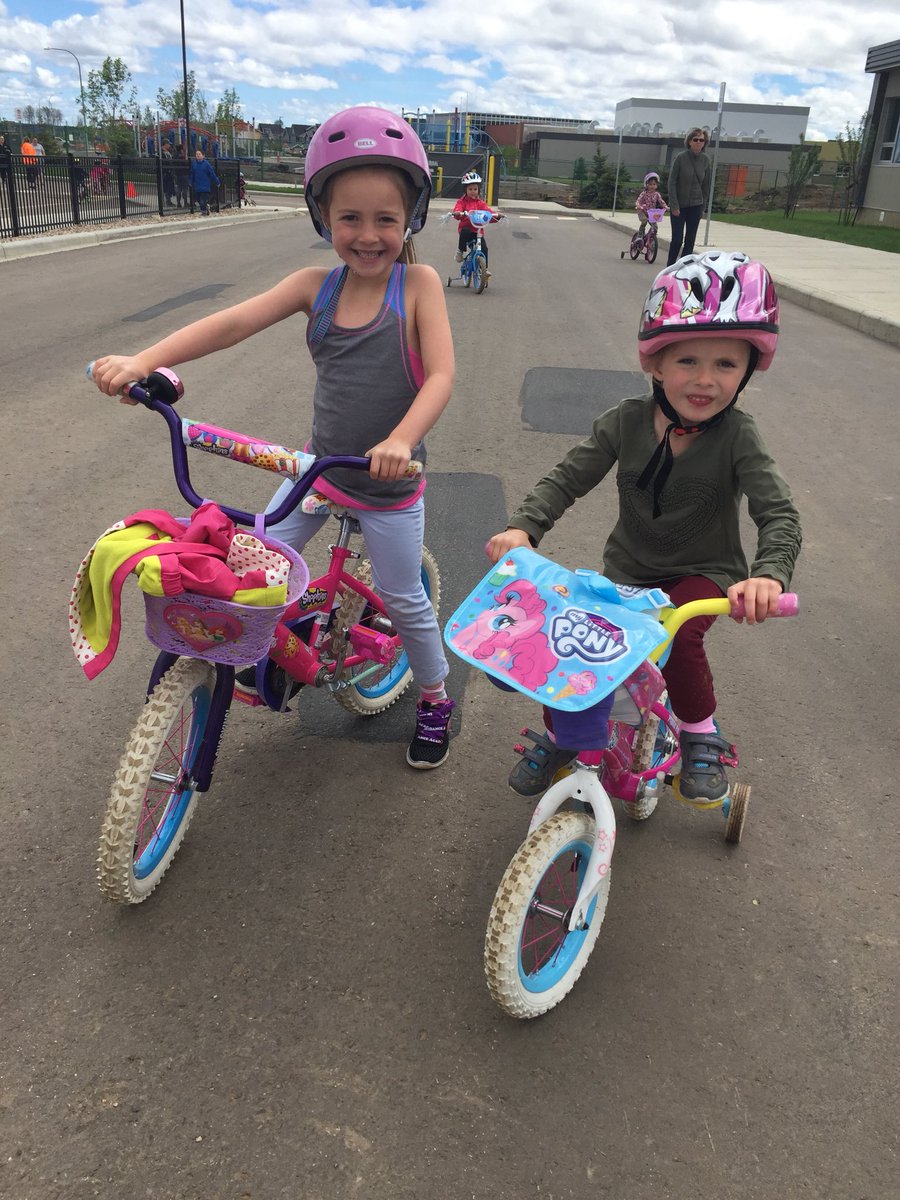 Two little “biker girls” from @DaveMcNeillyFMP