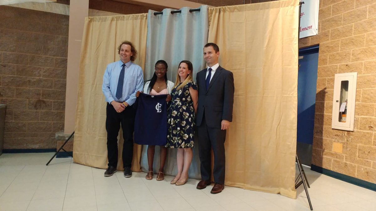 MelissaZufich's tweet photo. Congratulations Madel on a great basketball season and your award for Senior female athlete of the YEAR!! I will always remeber all those 3-pointers! 🏀 @CardinalLegerSS @clegersports https://t.co/TDzu3VHgXD