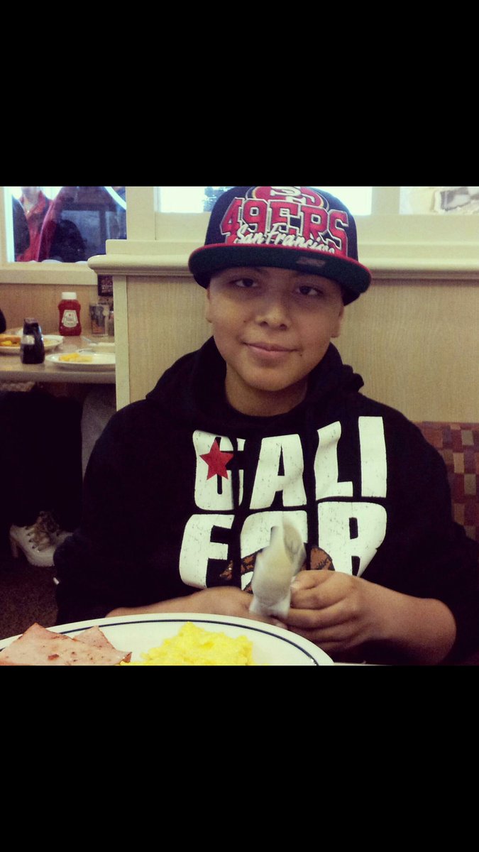 IJusKeepitG's tweet image. Love you bro till forever ✊🏾😰 6/15/13