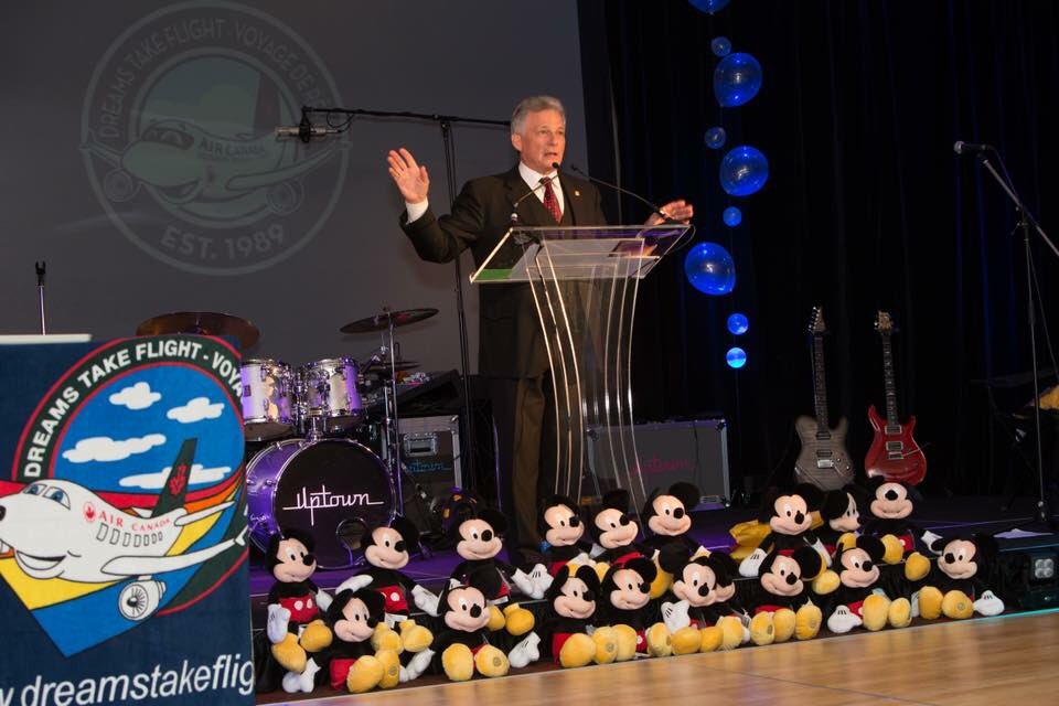 Dreams_YEG's tweet photo. Throwback to Edmonton's Sea of Dreams Gala last month!  Which if you haven't heard...raised over $120,000!!! Thank YOU to everyone!!! <3 #DreamsGala2018 #SeaofDreams #yeg #dreamstakeflight #dreamstakeflightedmonton https://t.co/Z2r7X2o7Ad