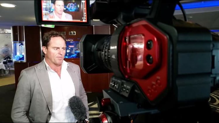seb_h_george's tweet photo. EXCLUSIVE: @QLDmaroons legend Billy Moore tells me heโd keep Bundy boy #felisekaufusi but drop #Coenhess for game 2 of origin. More tonight from 6. Only on @7NewsWideBay #sport #Origins2018 https://t.co/3wUcQQXdzb