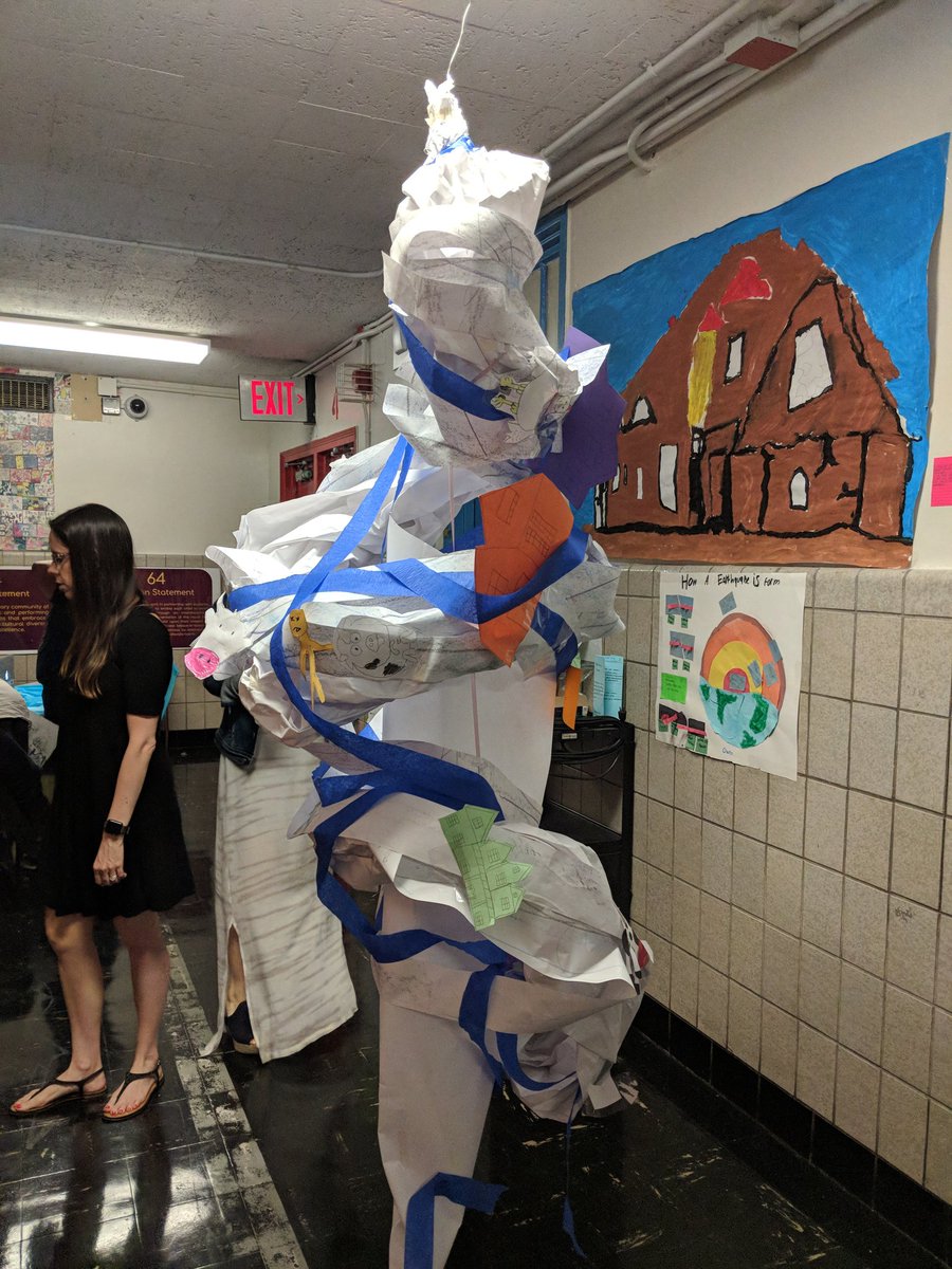 District1NYC's tweet photo. Hallways are learning spaces at PS 64!!! #D1visionforlearning https://t.co/f9rNUhe4VD