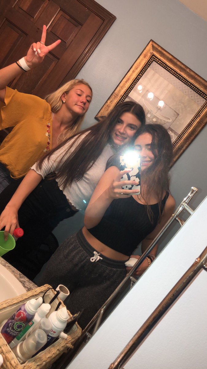 averyadc12's tweet photo. Happy birthday twin! Thanks for all the good memories and couldnβt imagine life without you by my side! Love you to Pluto and back! πβ€οΈπ #vezzy @mayaristovski https://t.co/DgY3o1Niom