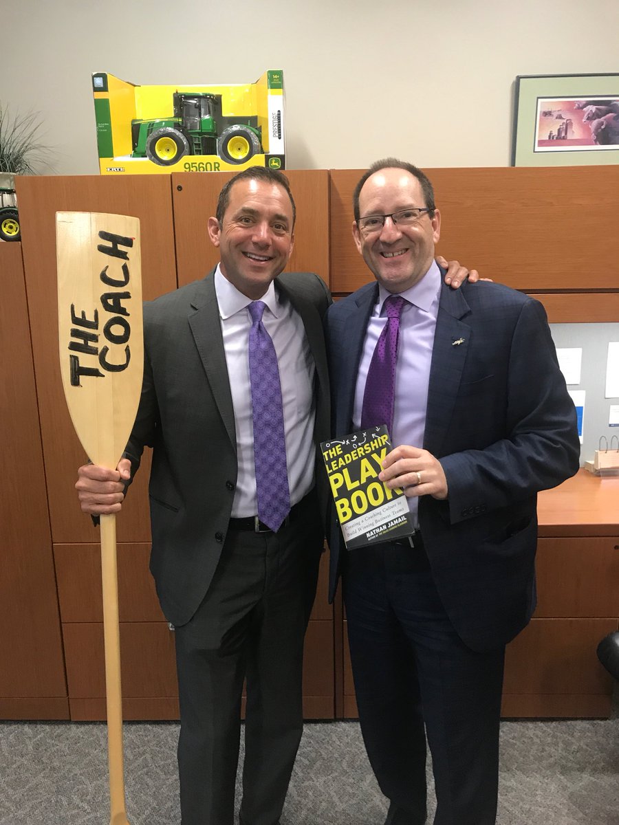 brise43's tweet photo. Today I was involved in a great conversation. I listened to @nathanjamail & @darrenhowden discuss business, books and share leadership styles. Lots to learn from two impressive leaders. I have some serious catching up to do with my reading. #sitbackandlearn https://t.co/X5uKviTgl6