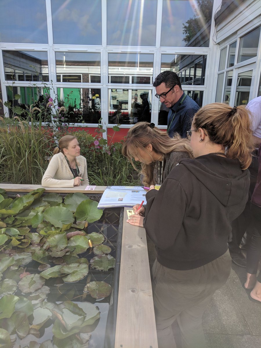 MrsTrickett's tweet photo. #HertsCam #TLDW @HertsCam our 4 TLDW participants are sharing updates with colleagues in the @MapleCrossJMI  #reflectionsection https://t.co/STErF2mW8G