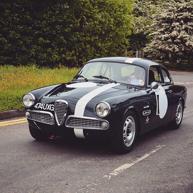 AMorrisDesign's tweet photo. Purposeful road / racing #alfaromeogiuliettasprint . . .
.
~//~
.
#alfagiulietta #veloce #bertone #alfa #classiccar #classicalfa #oldtimer #giuliasprintgt #giuletta #sprintveloce #sportscar #motorsport #stepnose #gtv #drivetastefully #instacar #carsofins… https://t.co/oOAQPRqmtV https://t.co/hN5AxbaUdP