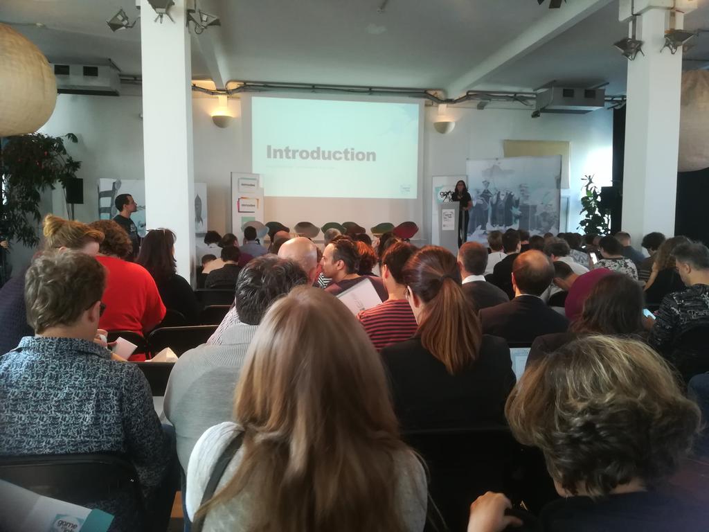 mareverie's tweet image. Jeux sciences et innovation #gameInLab, salle pleine pour @AsmodeeResearch et @InnovationFcty