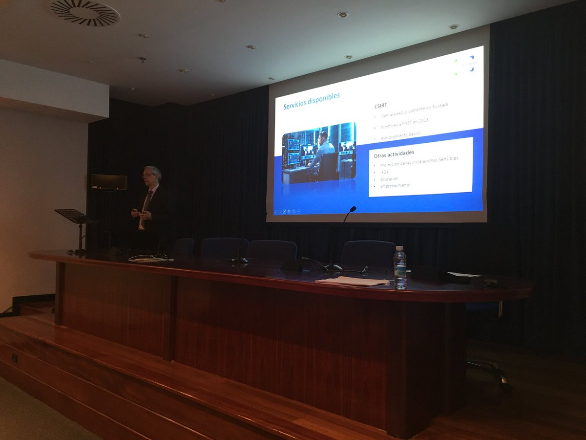 BrokelShield's tweet photo. Comienza la Jornada: “#Ciberseguridad en Tecnologías de Operación en el Sector de Energía”  @enpresadigitala. Javier Diéguez director del @basquecscentre presenta sus servicios. https://t.co/qkVJU8gxum