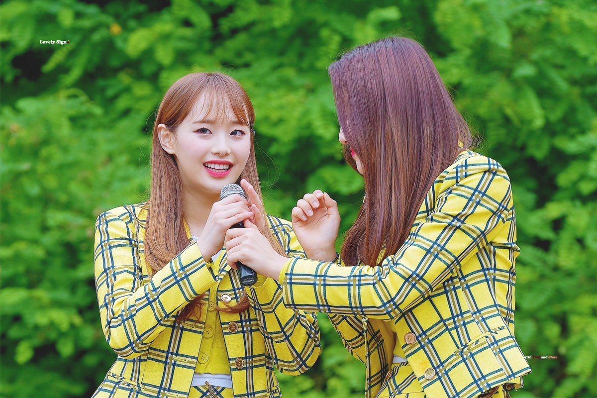 lovelysign_'s tweet photo. 🍏🍓 180610 인가

https://t.co/bZeZM7S3fb
https://t.co/IofTEine3p

#이브 #츄 #이달의소녀 #LOONA @loonatheworld https://t.co/lbTi7T4G3C