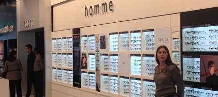 GrandVisionFr's tweet photo. [On parle de nous] La plus belle avenue du monde vient d'accueillir le tout nouveau concept @GrandOptical_fr ! Au cœur de ce nouveau flagship parisien ? Santé visuelle et plaisir du #shopping ! @Acuitefr revient sur cette ouverture ➡️ https://t.co/bGY9ECBgbq https://t.co/fEkMsZuspi