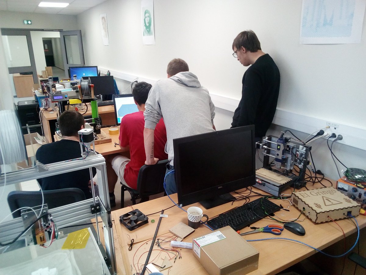 TC_formation's tweet photo. En ce dernier jour d'immersion au @FabLab_IUTBx nous nous présentons quelques photos du bâtiment ou nous avons passer cette semaine  

#Robots #Robotique #FabLab #MedNum #cohabit #fraiseuseNumérique #Impression3D #FraiseuseNum #DecoupeLaser #Ateliers https://t.co/R3839kYqNW