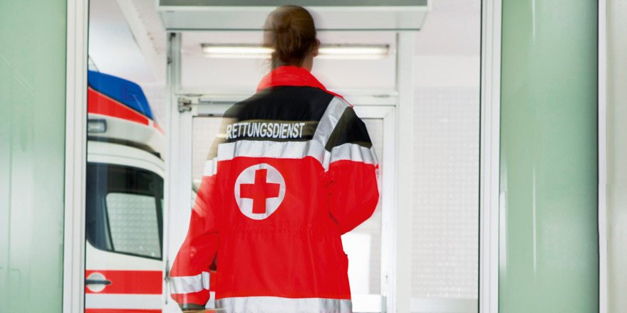 TKinHB's tweet image. In Bremen läuft einiges schon gut, so @TKinHB-Chef Schmidt-Bodenstein. Aber es würde noch besser gehen. Wir brauchen ein #Notfallsystem, das die Patienten verstehen und Ärzte nicht überlastet. tk.de/tk/auf-den-pun…