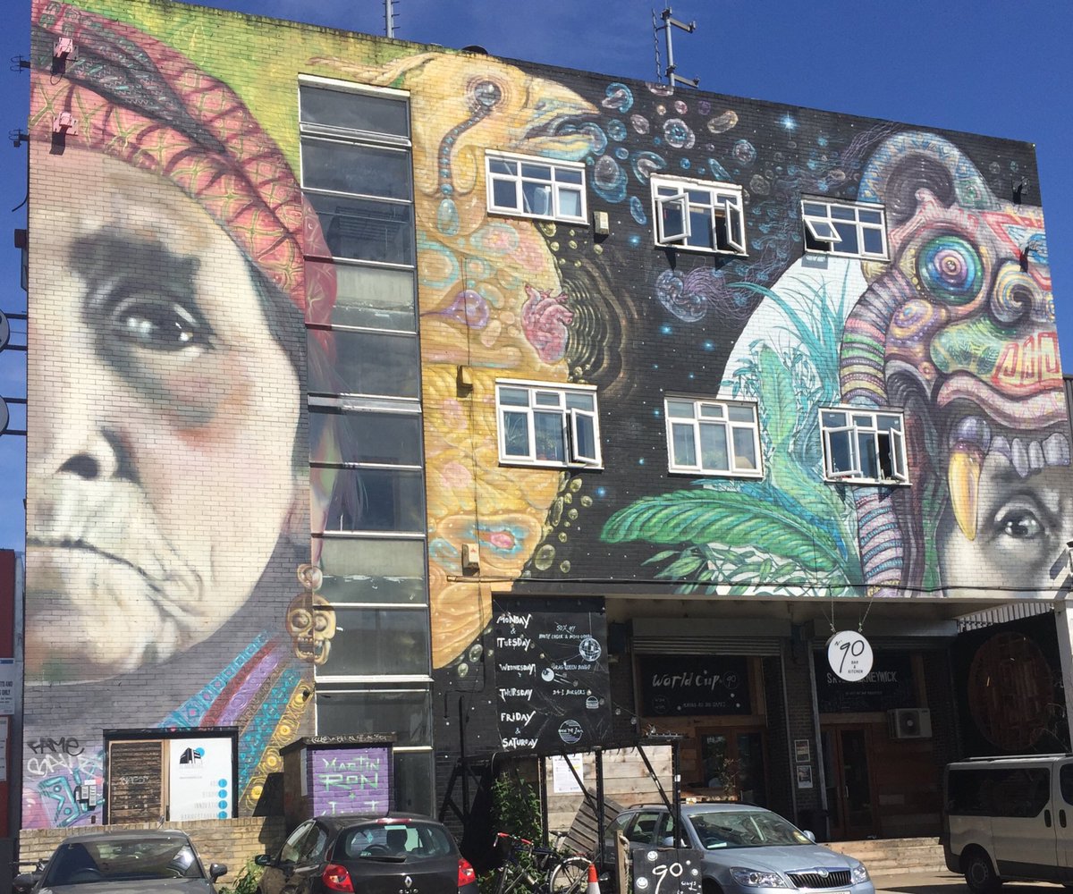 HackneyMagazine's tweet photo. Huge epic mural by #MartínRon for #number90bar Martin Ron is an Argentinian street artist based in Buenos Aires. He specializes in the creation of large #inspirational murals. @number90bar
#hackneywick
#madeinhackney
#hackneyweekend
#hackney https://t.co/1eOwKCM7tQ