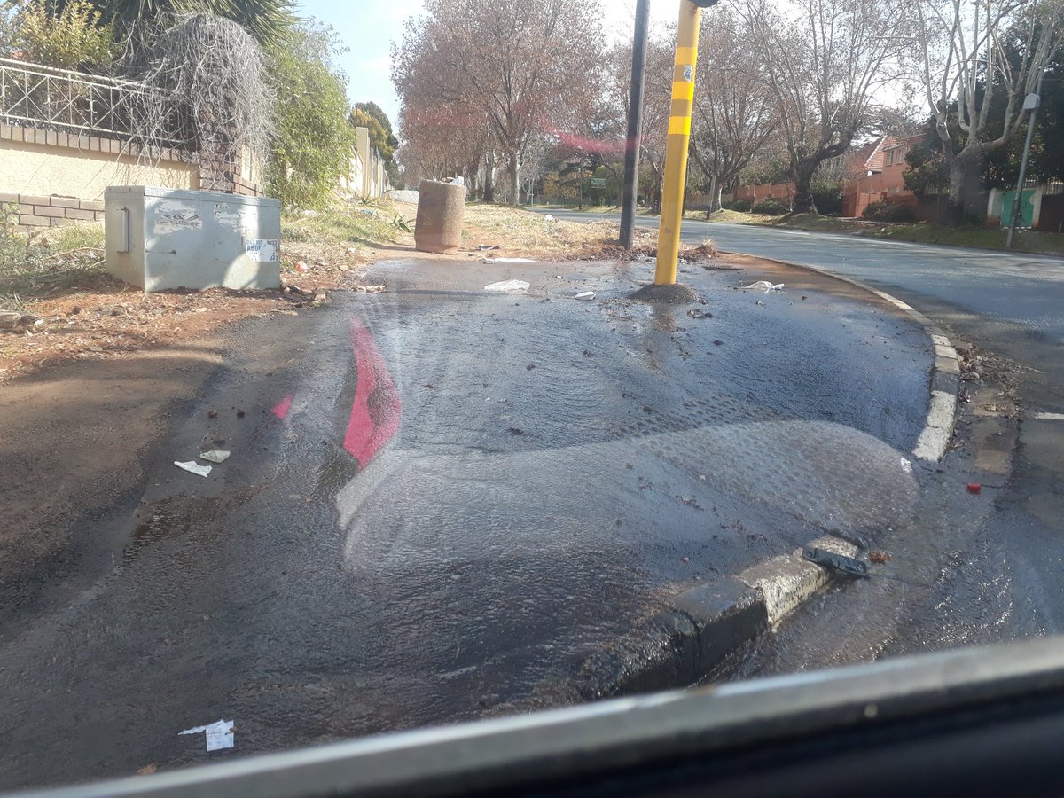 ConsensioMarket's tweet photo. @CityofJoburgZA corner Marcia and Queens has been like this for three days already! #WaterCrisis https://t.co/sNHmITvPh7