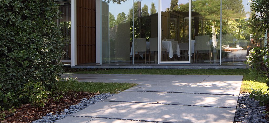 VerdeCeramica's tweet image. This NEW #Aextra20 range consists of single-piece #porcelain stoneware slabs. Various sizes with #2NEW large sizes, and #antislip surface finish. The #15colour range drawing #inspiration from #wood, #stone, #quartzite and #concrete.  @VerdeCeramica