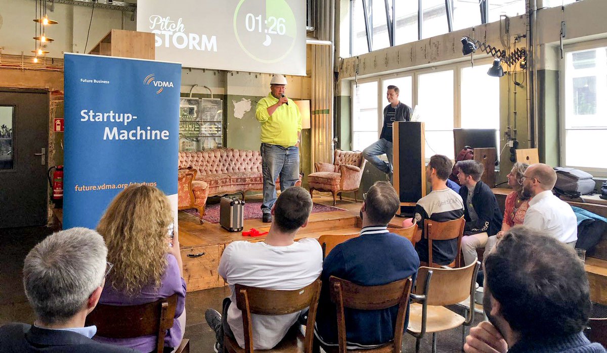 VDMAonline's tweet photo. Frische Ideen für den #Maschinenbau beim Ideenwettbewerb Startup-Live - VDMA #Startup Machine und VDMA Baden-Württemberg sind begeistert vom "Pitch Storm"  #VDMAFB #SULSTR https://t.co/eMSclQ5c4E