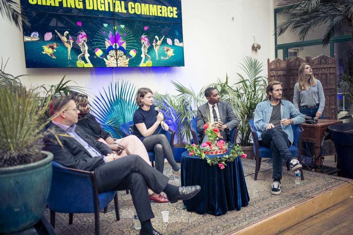 Visa_Fr's tweet photo. Retour en images sur le premier Meet-up de Visa & @_TheFamily à Paris #ShapingDigitalCommerce ! Encore merci aux speakers Charlotte Hogg, @Alice_zag @Manu_Lechypre @Skereere, @BillGajda, @ElsaHermal, @cedricatangana, @jakob_schreyer #ExperienceClient #Retail https://t.co/dMMVYNDUiK
