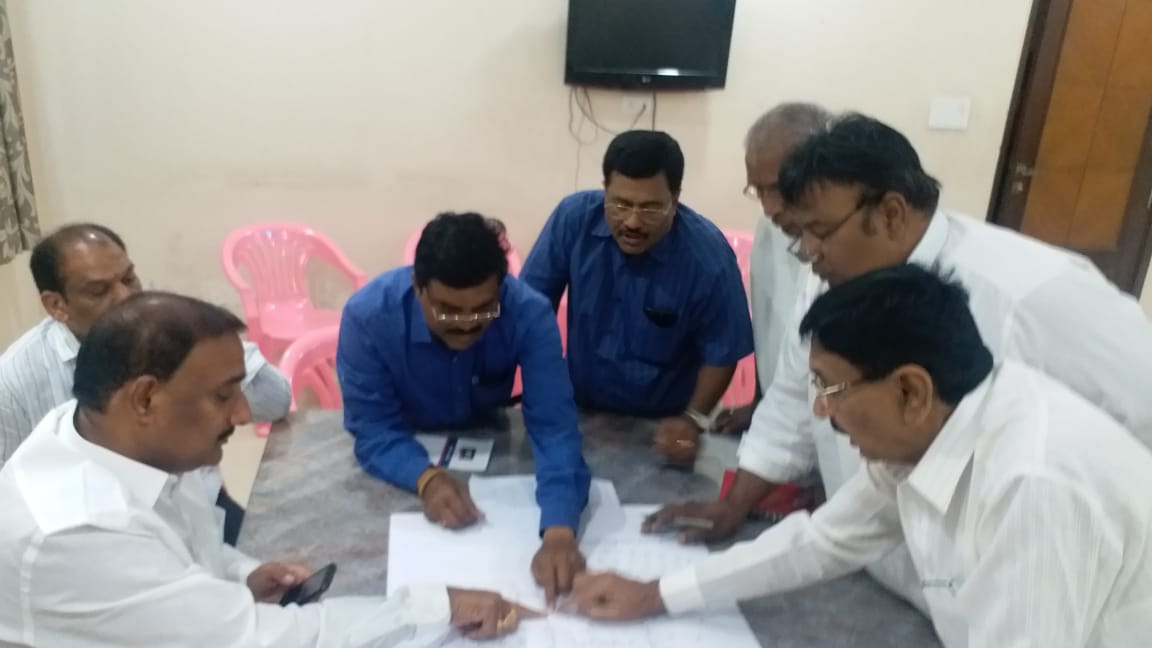 Sir. Meeting conducted with MLA Gandhi garu regarding road cutting permission at 100 feet road adj to Ayyappa society and updated him regarding on going works under Madhapur section