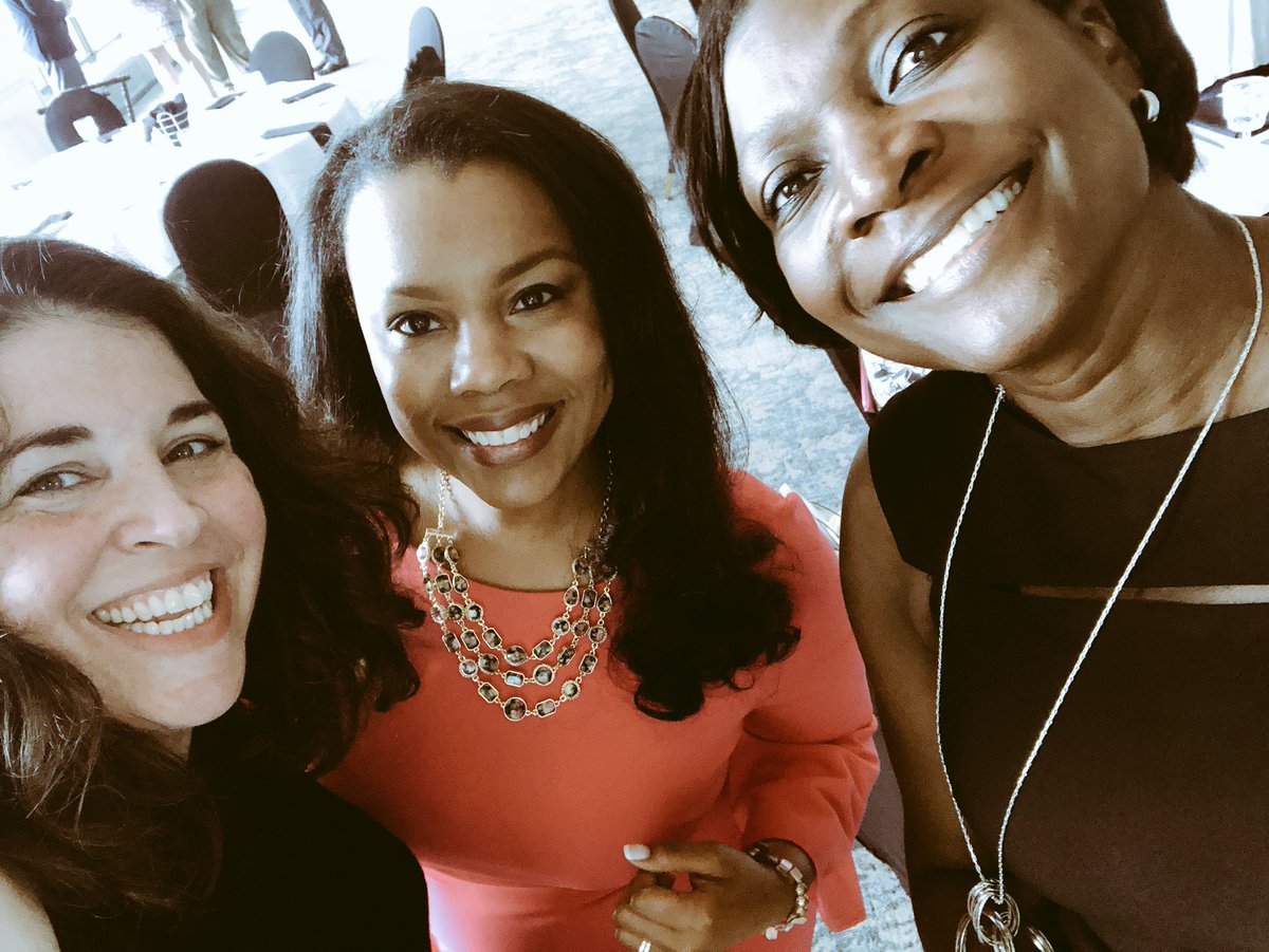 𝒩𝑜𝑒𝓁𝓁𝑒 𝒮𝓂𝒾𝓉𝒽 tweet media