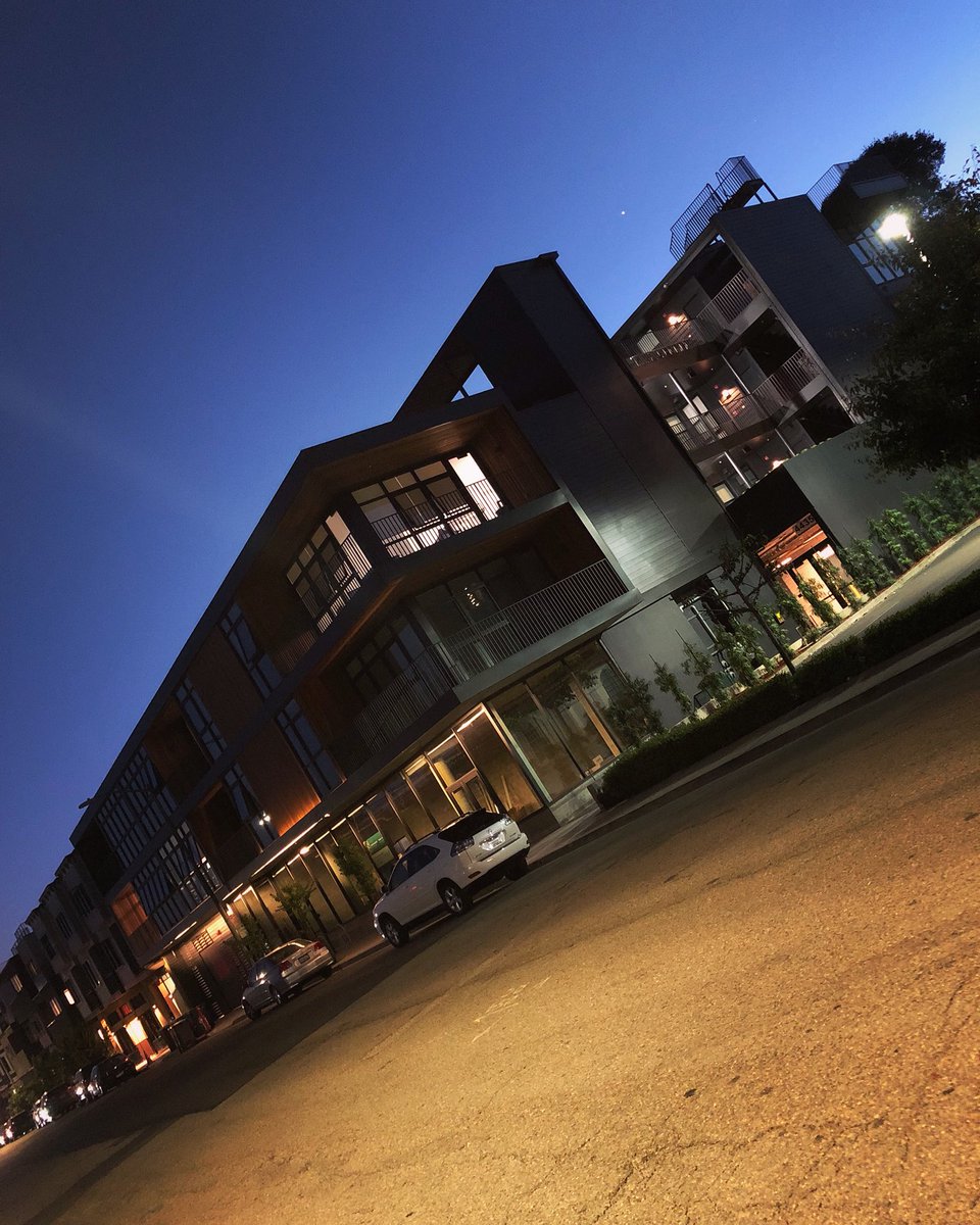TheAmadorApts's tweet photo. Summer nights at #TheAmadorApts #Sunset #PiedmontAve https://t.co/y4GBwA3UMv