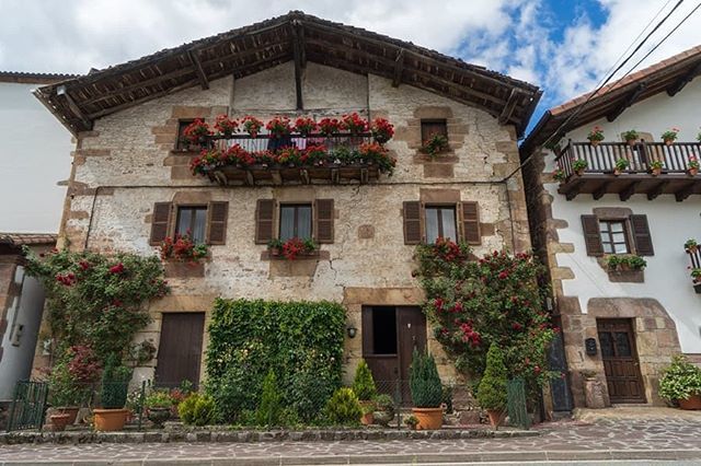 ottsworld's tweet photo. The surprising bavarian like architecture found in Basque Country Spain!  It was really disorienting biking through these Basque towns, I kept forgetting what country I was in! #Hosted #BikeToursdotcom #whyibiketour #2wheels1world #biking #biketour #cycl… https://t.co/TdY7L4Q9Hm https://t.co/hrV7zumVfB