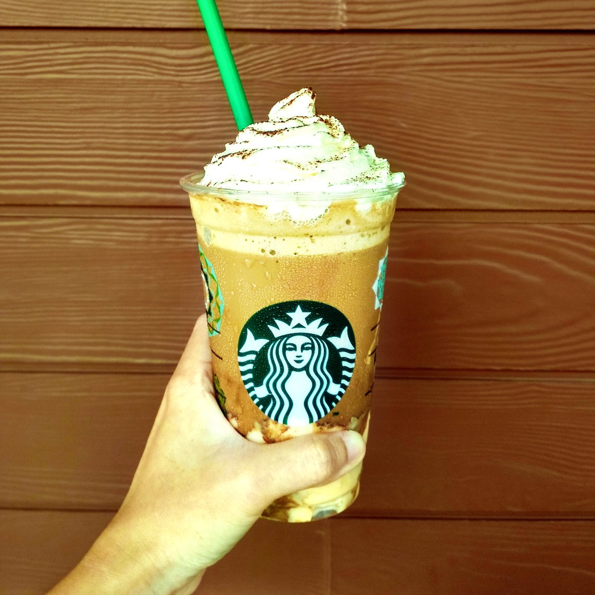 StarbucksBrunei's tweet photo. Creamy and dreamy days are here. Level up the fun with the new Milk Tea Panna Cotta Cream. #GetTheFeels #CrossIntoCreamland https://t.co/8d5vLsralv