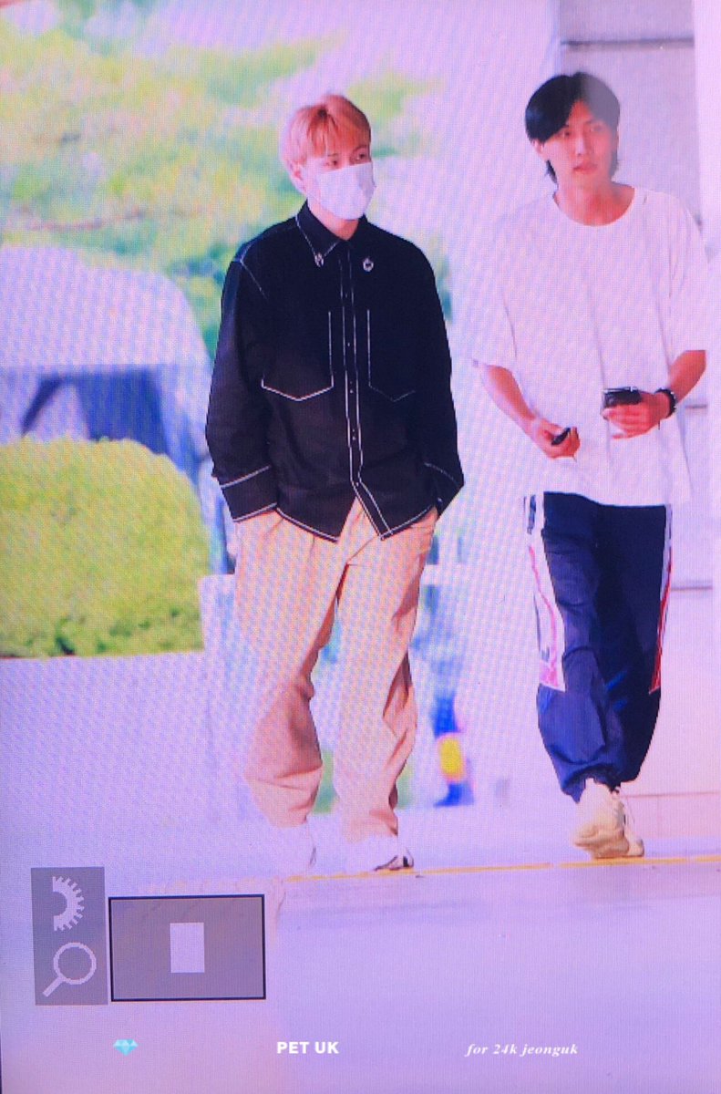 pet_uk0320's tweet photo. 180615 뮤뱅 출근

@24k_Uk https://t.co/NXmchqy17C