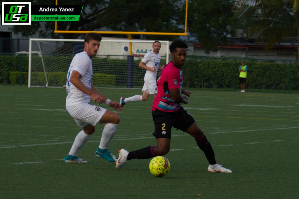 deportetotalusa's tweet photo. #NPSL | Con diez hombres, @MiamiUnitedFC y @JaxArmadaFC no pasan del empate.
#MUFCvJAX https://t.co/CjxVG0I2pF https://t.co/WGcCjDMwcB