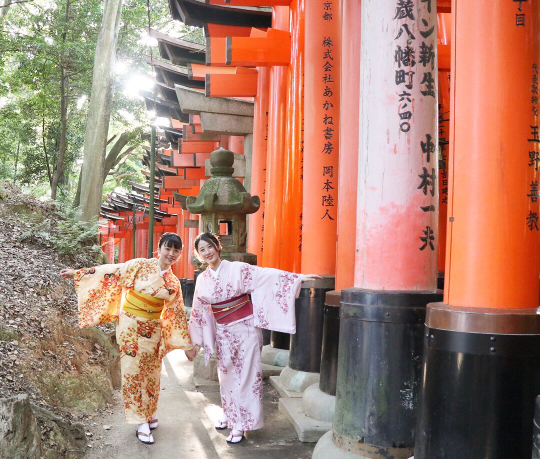 TribbianiYanka's tweet image. #Kyoto #Japan #伏見稲荷駅 #ふしみいなりえき #着物 #kimono