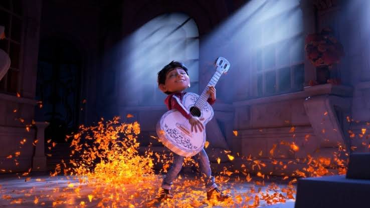 Coco (2017)- first saw this at a school event jdnofksjd i tried so hard to hide my tears ixkd- remember mE- un poco loco is a b0p- family ♡- ᵐᵃᵐᵃ ᶜᵒᶜᵒ