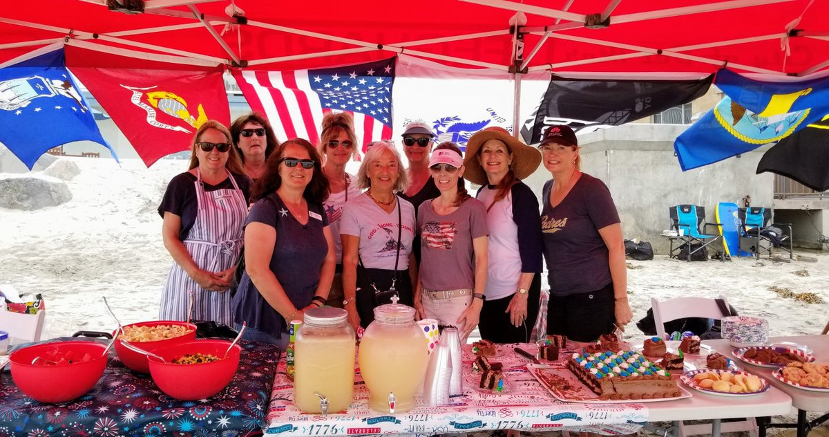 DeAnzaDAR's tweet photo. De Anza Chapter DAR had another great day on the beach, making &amp; serving lunch to the participants of the Challenged Athletes' Operation Rebound Surf Therapy Clinic @OPREBOUND #FlagDay2018 #TodaysDAR #ProjectPatriot #ServiceforVeterans https://t.co/PFDCMKJtcW