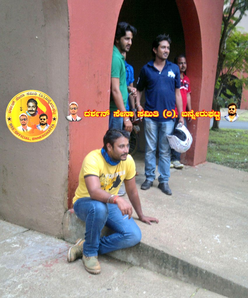 DSSOFFICIAL171's tweet photo. #RARE_PIC_OF #D_GOD
#ಸ್ಯಾಂಡಲ್ವುಡ್_ಸಾಹುಕಾರ
#ದಾಸ_ದರ್ಶನ್_ಬಾಸ್
#ಸರಳತೆಯ_ಸಾಮ್ರಾಟ https://t.co/3cbetfjMyk