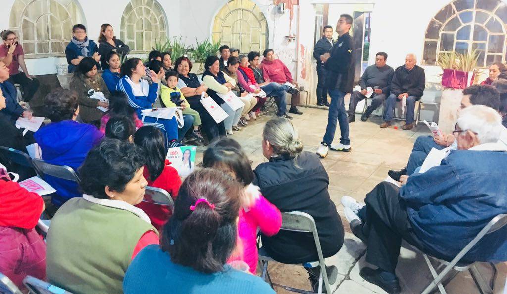 LaloZacatelco's tweet photo. Cada día más personas se suman al proyecto #RescatemosCholula por qué tenemos la necesidad de mejorar nuestro municipio estos acuerdos se van haciendo más fuertes cada día. Gracias a los vecinos del Cerrito de Guadalupe por mostrar su apoyo #VoyConLalo https://t.co/ivkZszfAVo