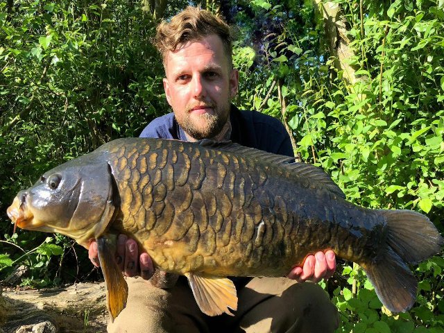 BigFishBaits's tweet photo. Jay Coulson fished a mix of crushed and crumbed #spiced #nut and #squilberry to get them rooting about over the spot and sealed the deal with #spiced #nut #pink #popups https://t.co/mSp9UuwCc5