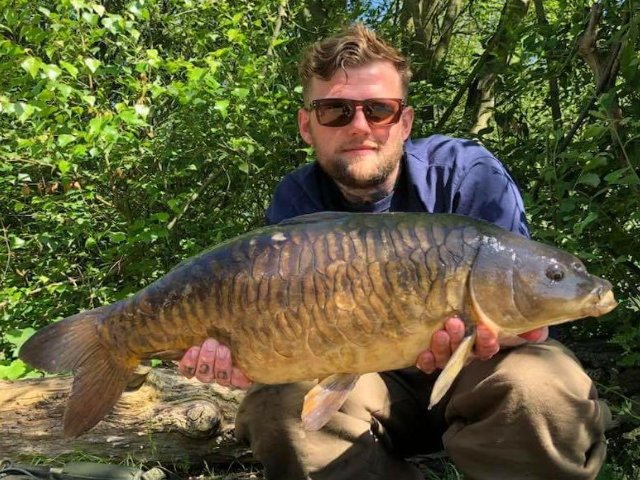 BigFishBaits's tweet photo. Jay Coulson fished a mix of crushed and crumbed #spiced #nut and #squilberry to get them rooting about over the spot and sealed the deal with #spiced #nut #pink #popups https://t.co/mSp9UuwCc5
