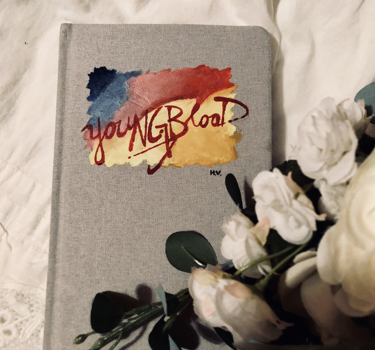 HamahOfficial's tweet photo. ⚠️ #Youngblood Giveaway ⚠️ 

To Enter:
-RT
-Favorite
-Comment your fav song off yb

(Follow not required but appreciated;)

•Winner will receive this hand-painted yb notebook &amp;the album•

Open world wide but must pay shipping 
Check out my other art:
https://t.co/6kDwx7cGwo https://t.co/DDIZhciye4