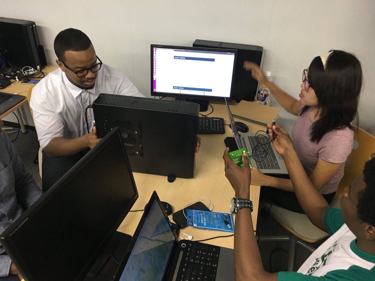 marcozennaro's tweet image. Great workshop on #IoT4D at KIC in Kōbe, Japan. Rapid prototyping using micropython and @thethingsntwrk . With @pietromanzoni