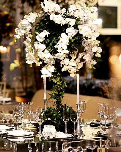 Sognate un matrimonio particolarmente elegante... Il centrotavola è uno degli elementi principali! 
#weddingitaly #weddinginitaly #destinationwedding #italywedding #weddingflower #weddingplanning #love #weddingdesign #casamentonaitalia #casarnaitalia #assessoriadecasamento