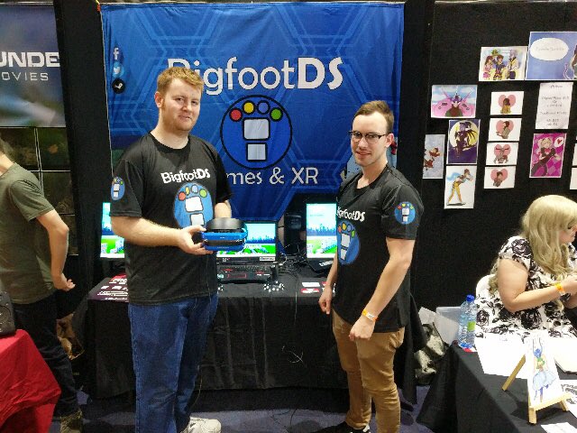 JesseMadison14's tweet photo. Helping out at my friends VR booth at supernova, everyone check him out! @BigfootDS #supernova #VR #conventions https://t.co/hkK9fcKnwQ